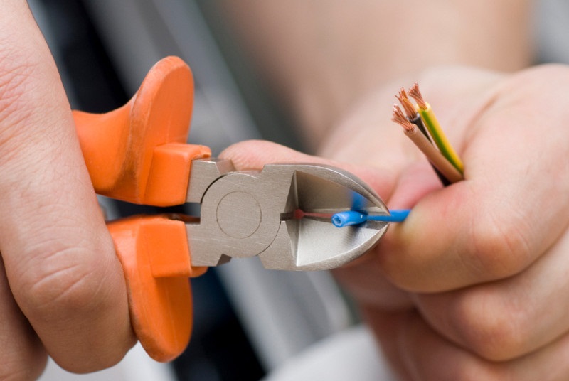 Hire Electricians For Professional Focus on an affordable Cost