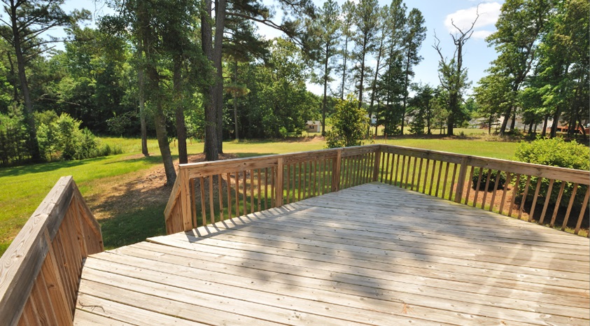 Choosing the Perfect Deck Location for Your Needs